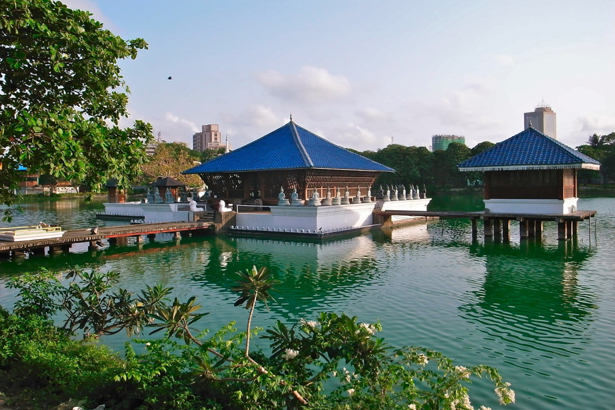 Gangaramaya Floating Temple